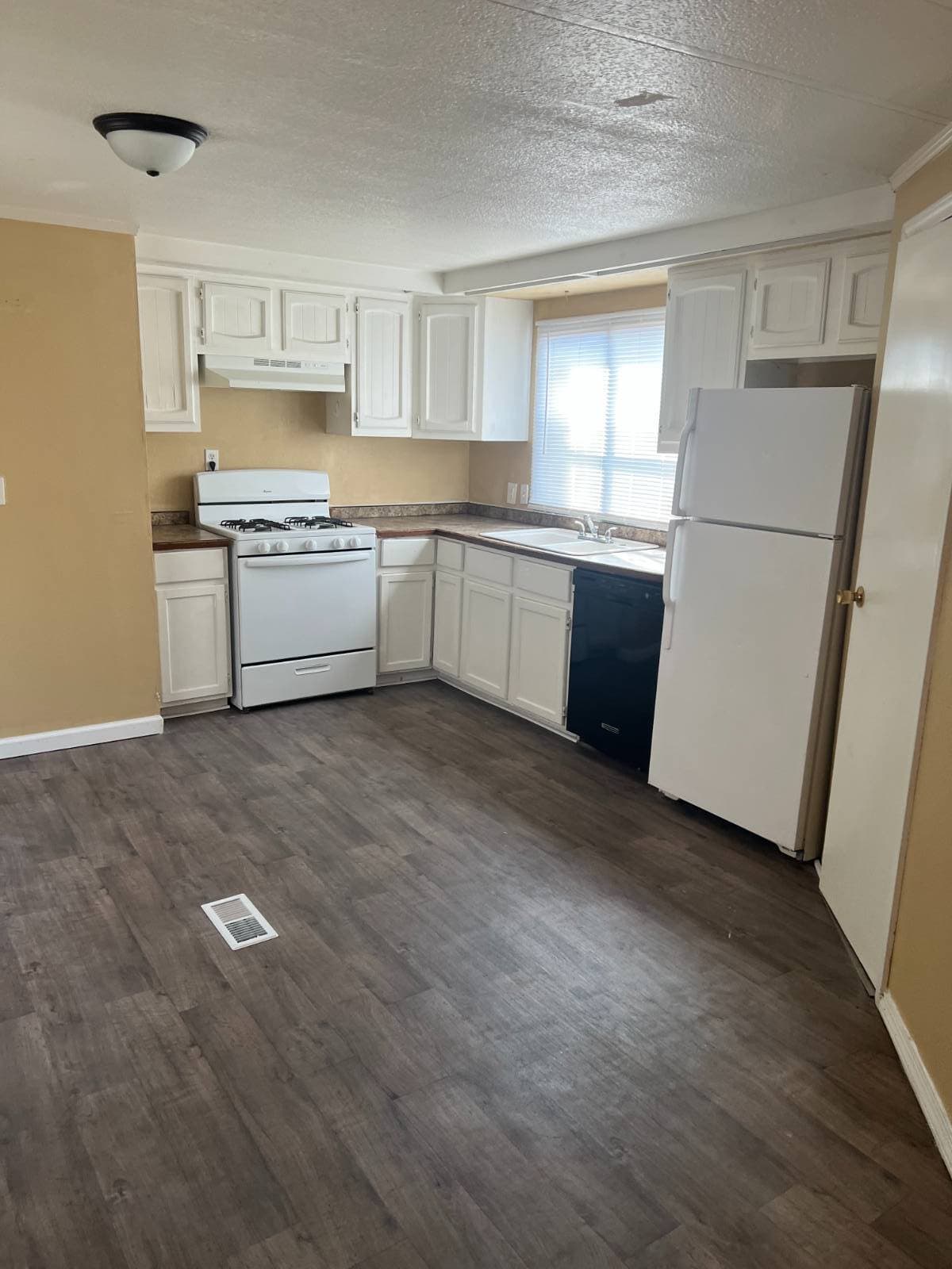 Manufactured home in Joplin, MO 64801