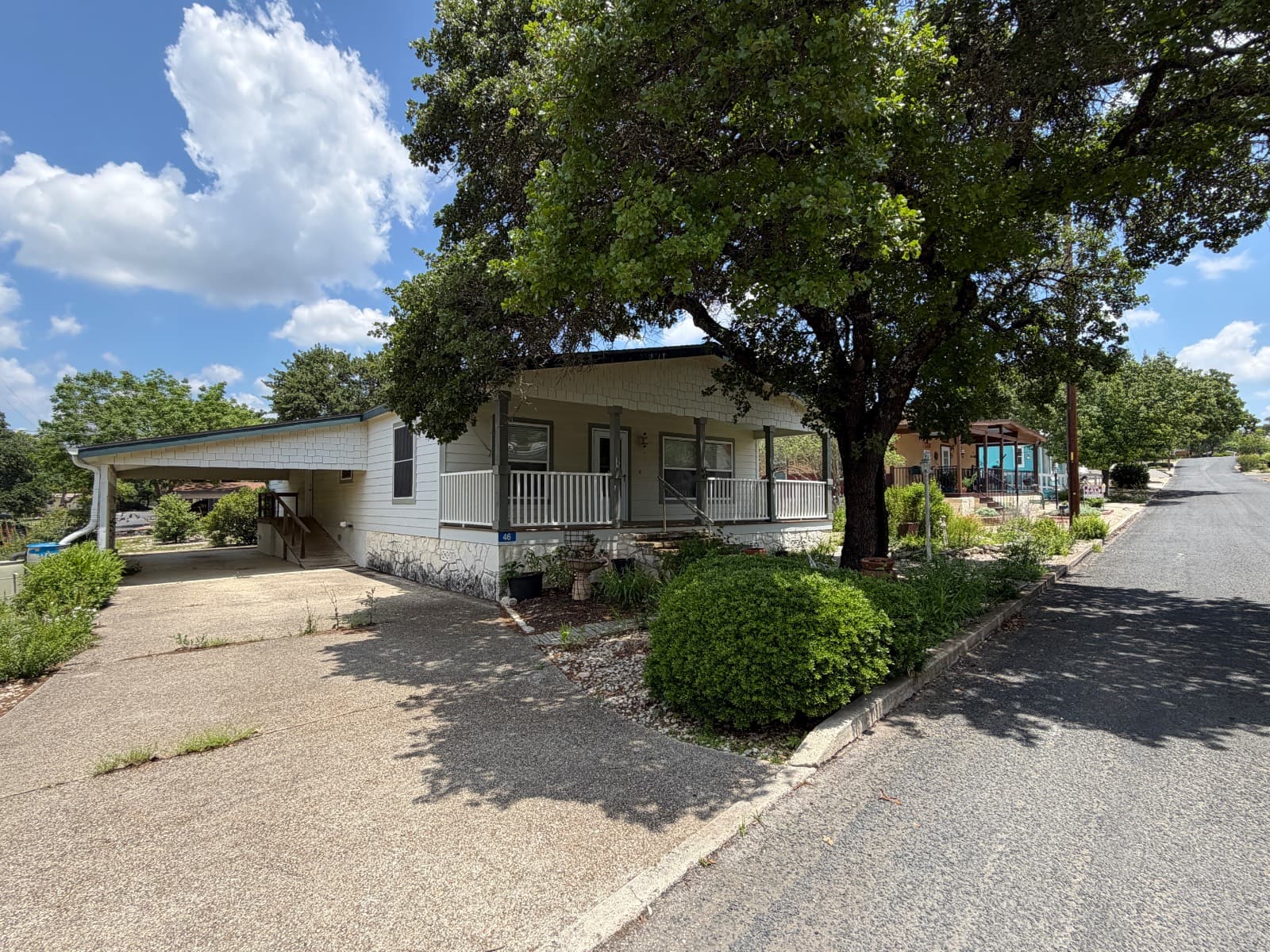 Manufactured home in Kerrville, TX 78028