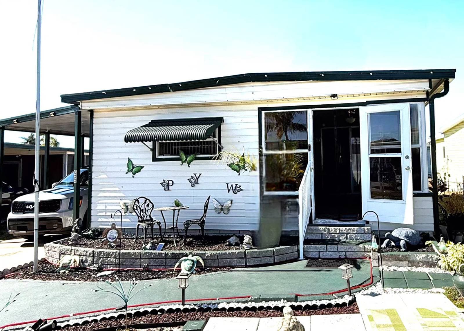 Manufactured home in Largo, FL 33771