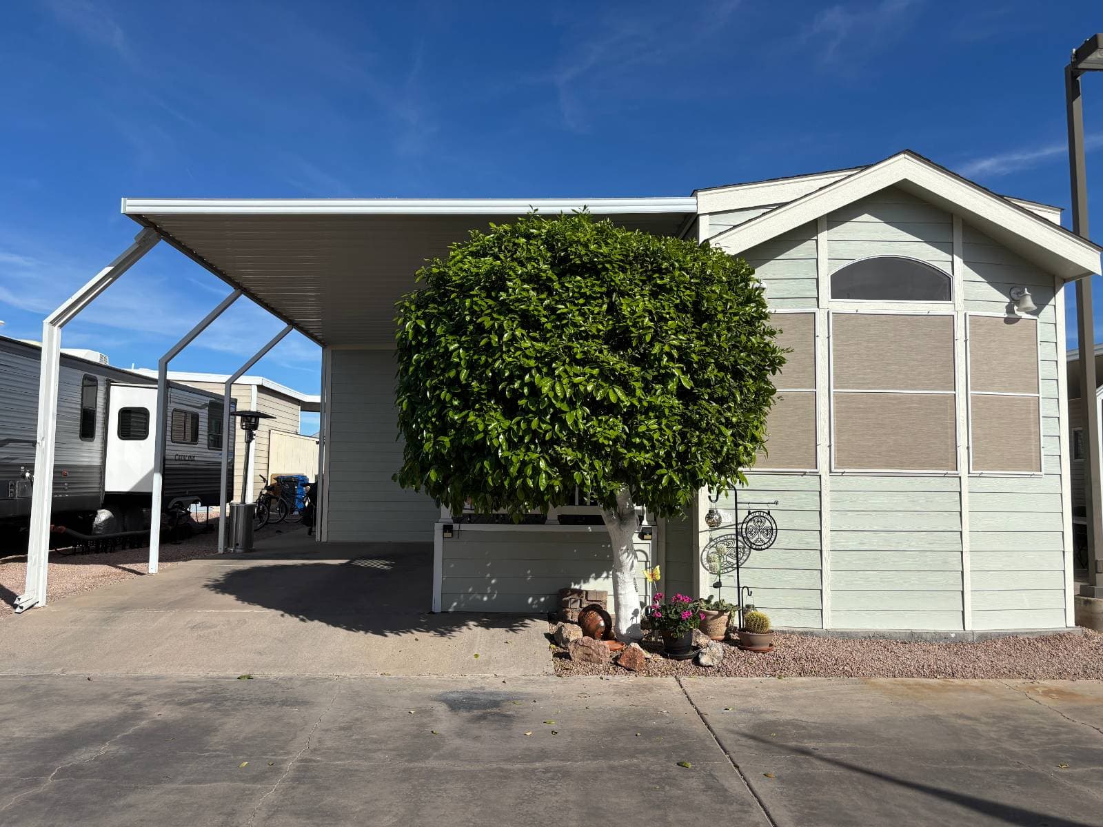 Manufactured home in Mesa, AZ 85205