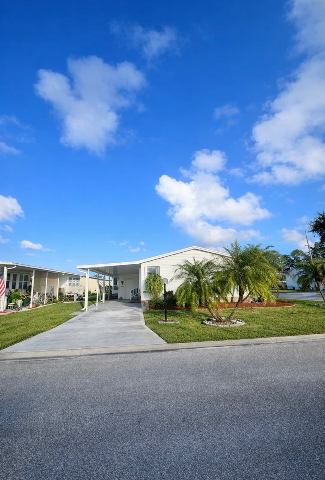 Manufactured home in Melbourne, FL 32904