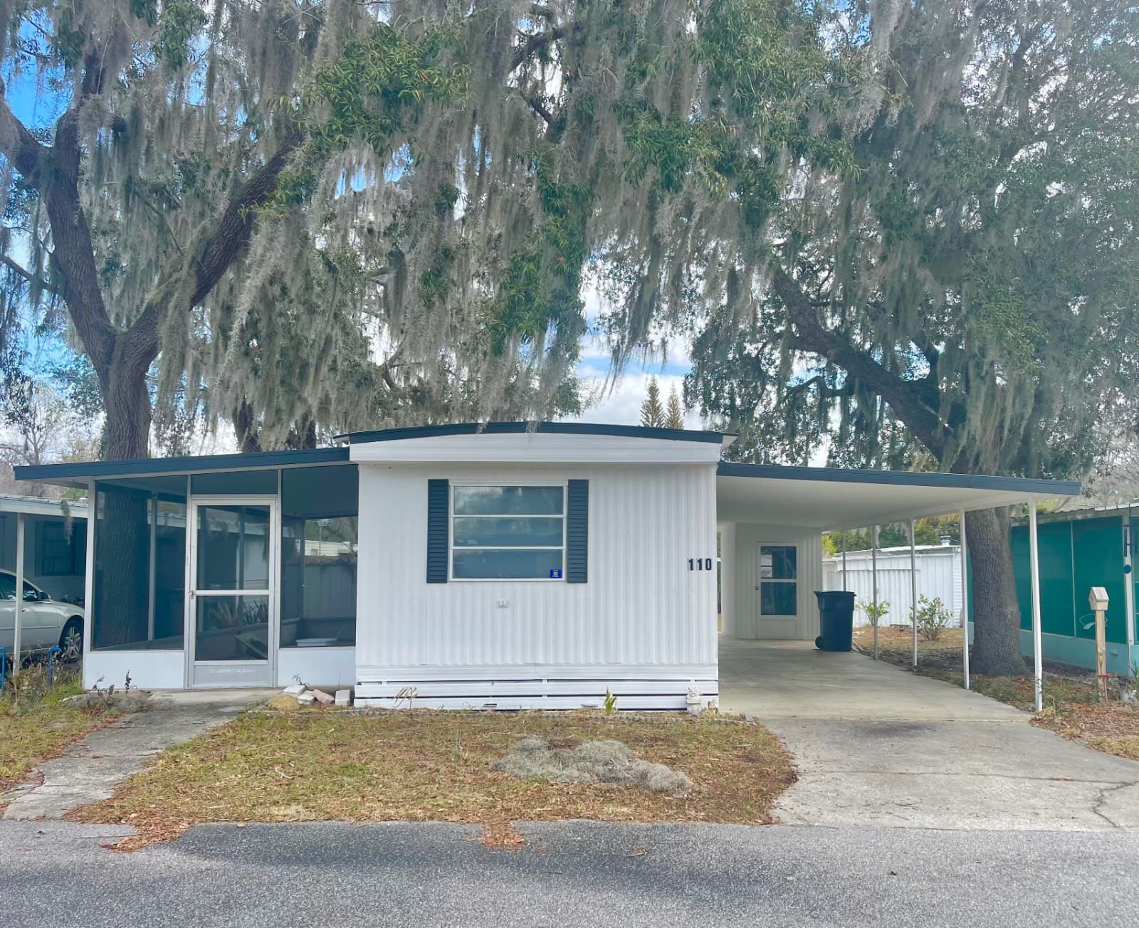 Manufactured home in Tavares, FL 32778