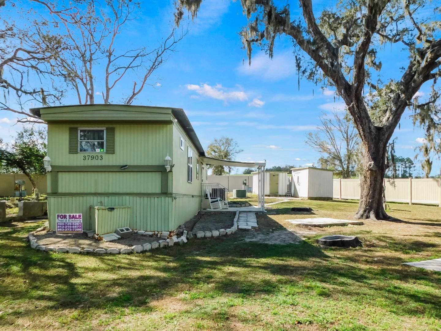 Manufactured home in Zephyrhills, FL 33541
