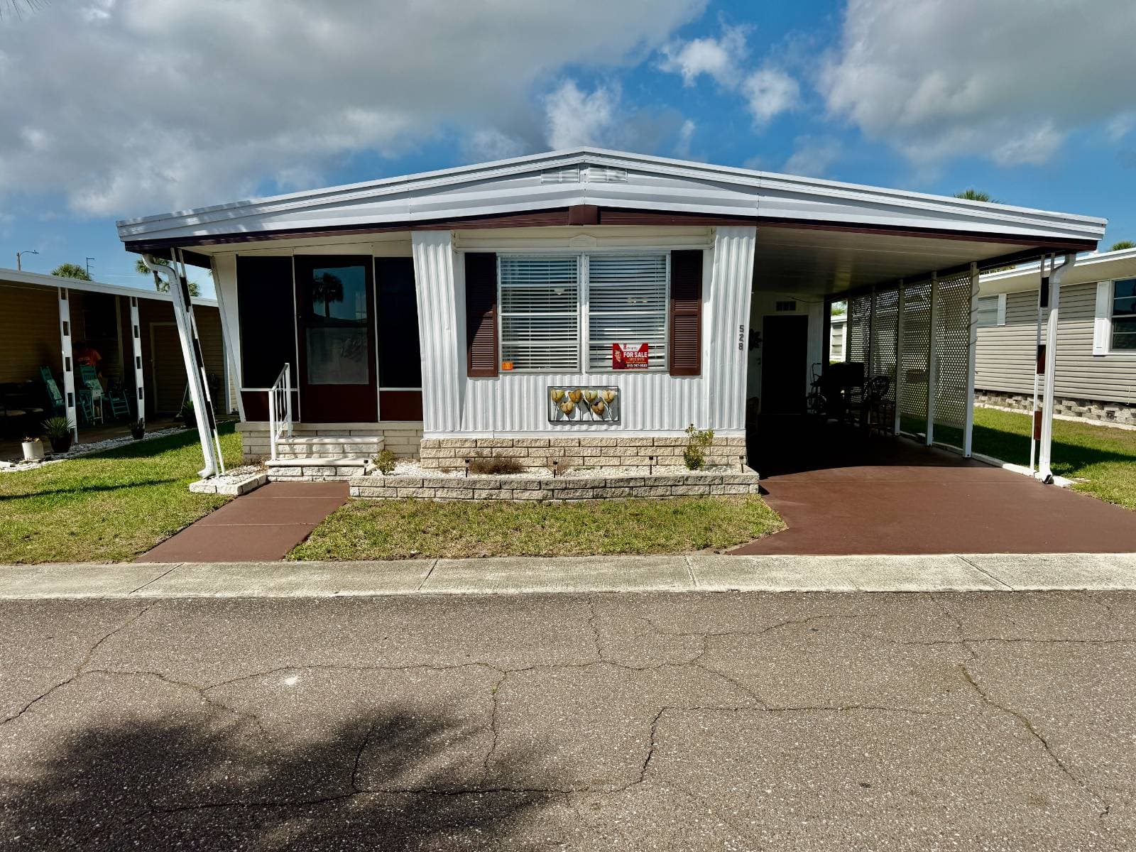 Manufactured home in Largo, FL 33770