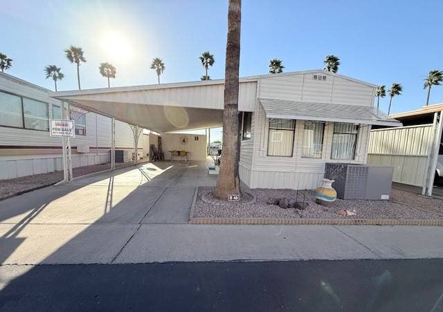 Manufactured home in Mesa, AZ 85205