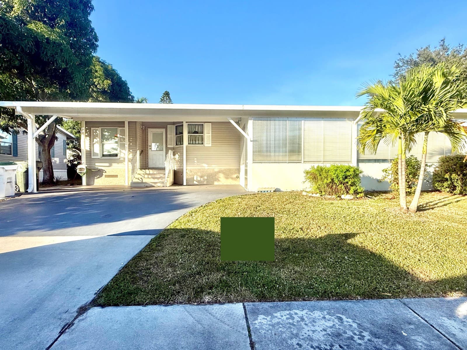 Manufactured home in coconut creek, FL 33073