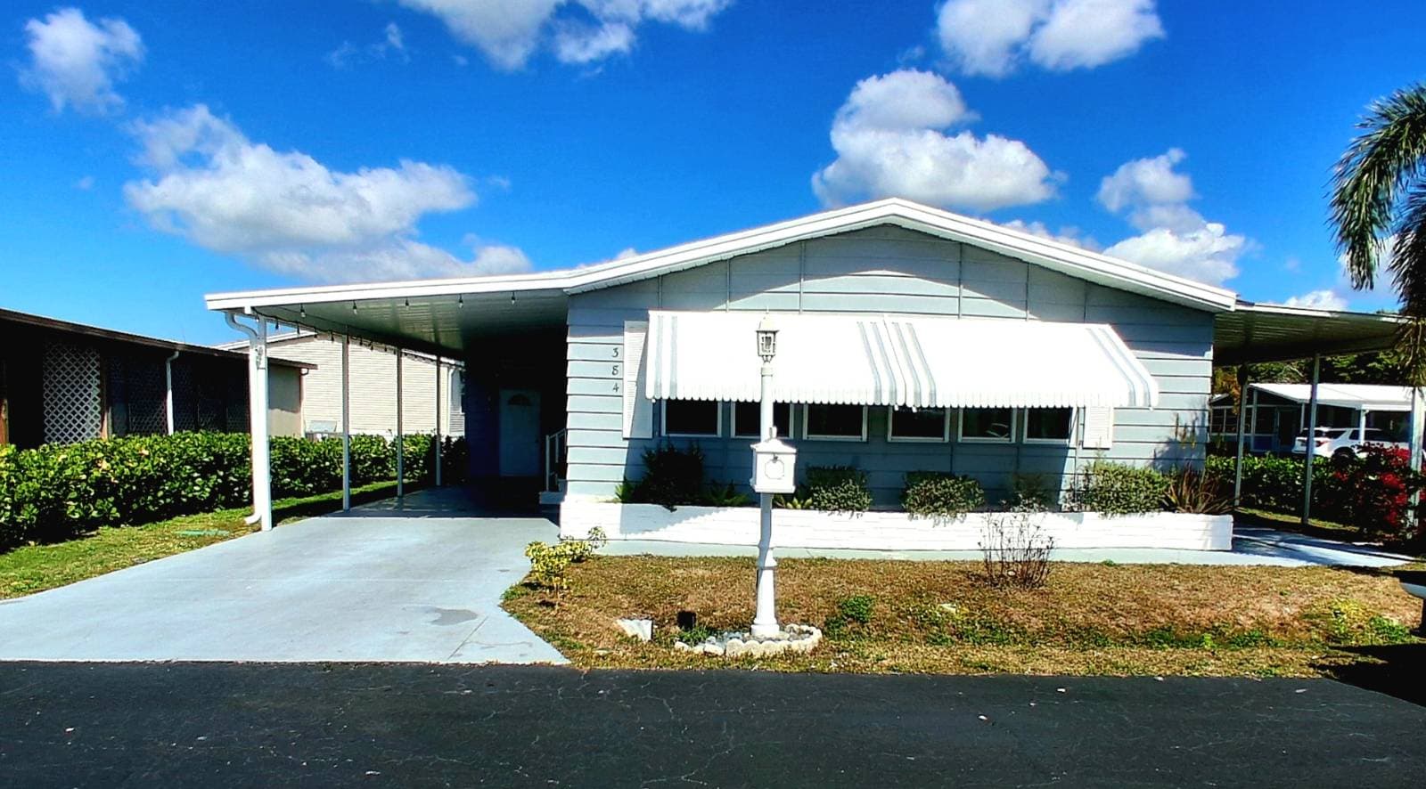 Manufactured home in Naples, FL 34112