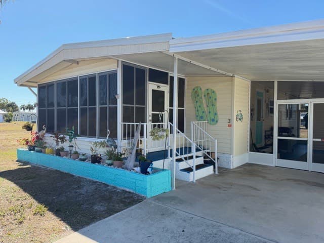 Manufactured home in Fort Myers Beach, FL 33931