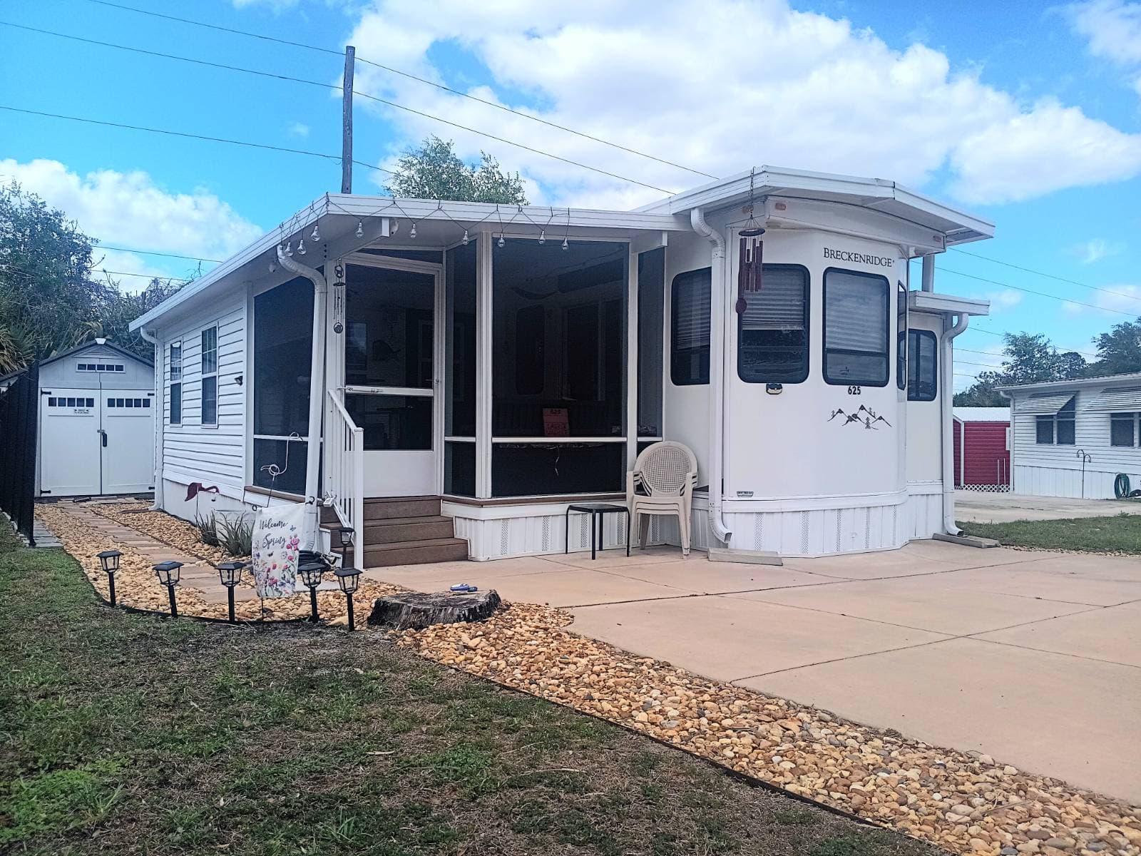 Manufactured home in Lady Lake, FL 32159