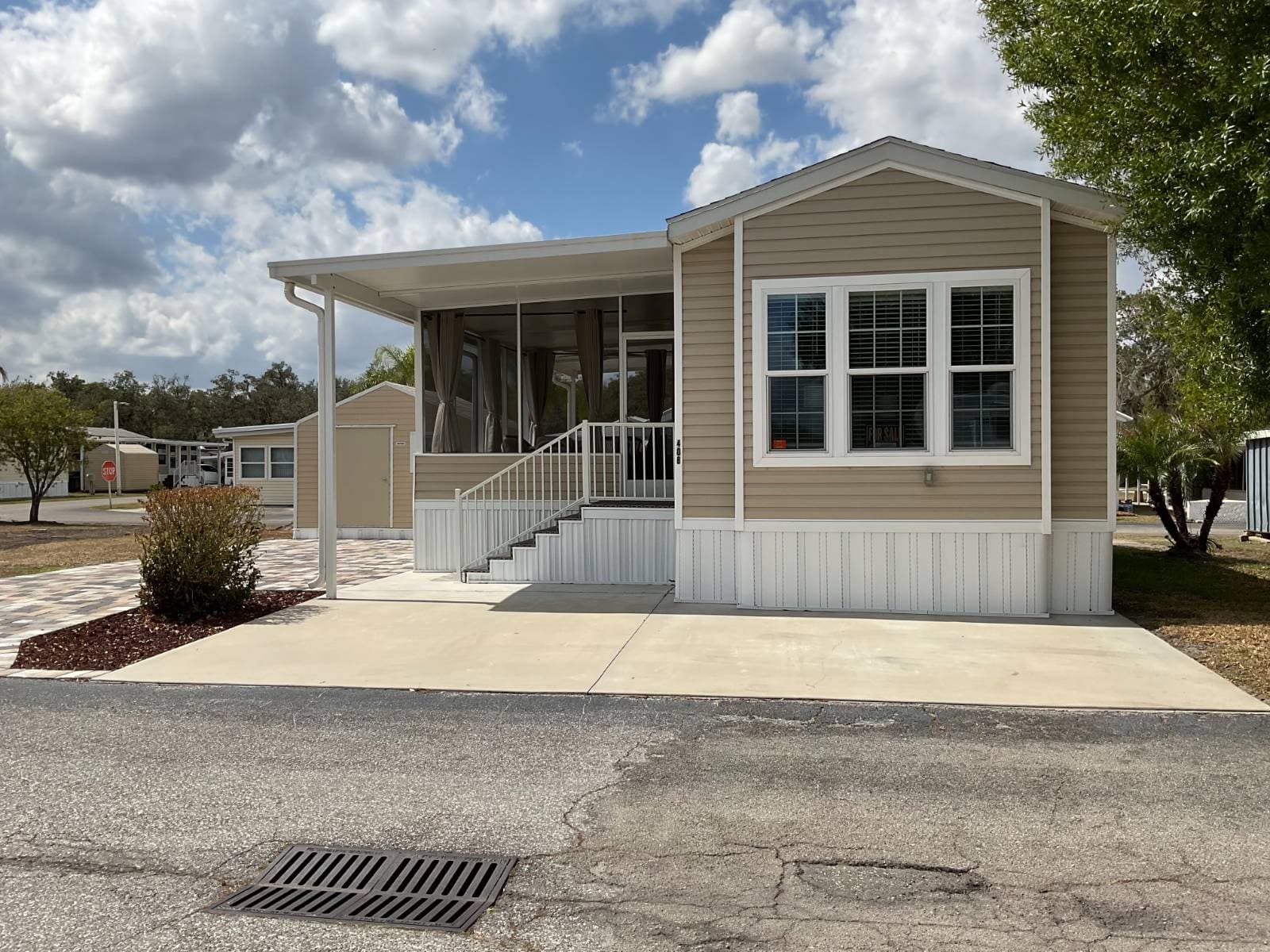 Manufactured home in LaBelle, FL 33935