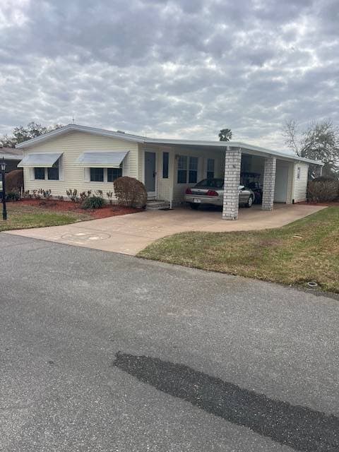 Manufactured home in Auburndale, FL 33823