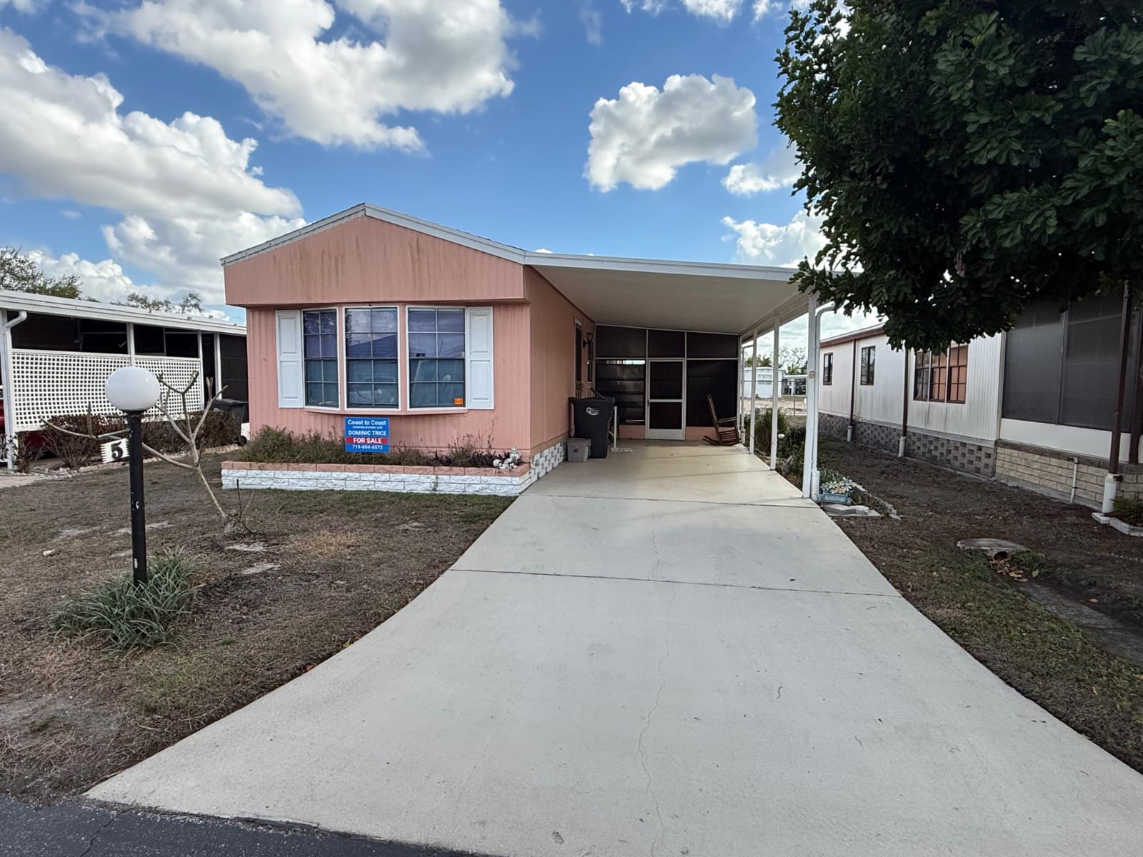 Manufactured home in Bradenton, FL 34203