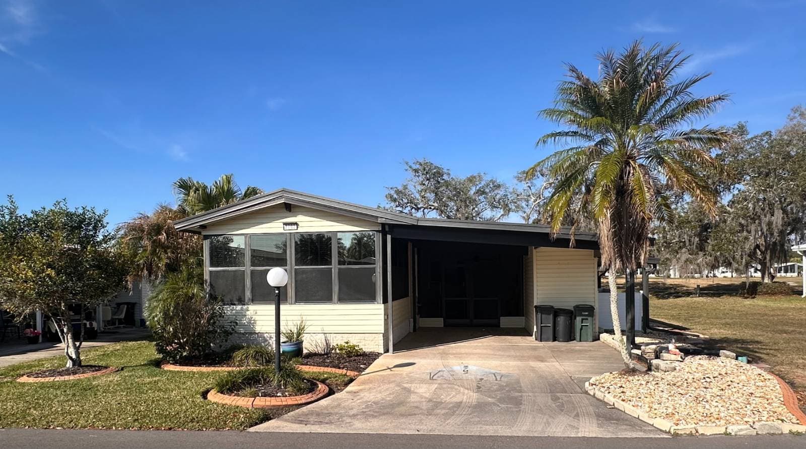 Manufactured home in Avon Park, FL 33825
