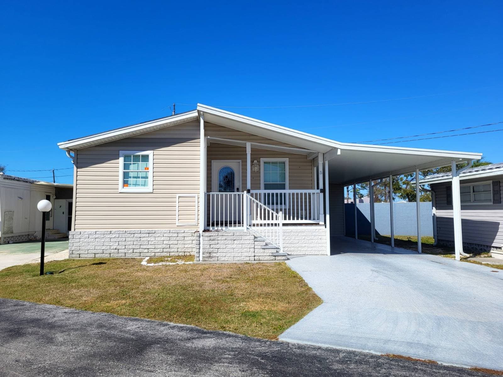 Manufactured home in Sarasota, FL 34231