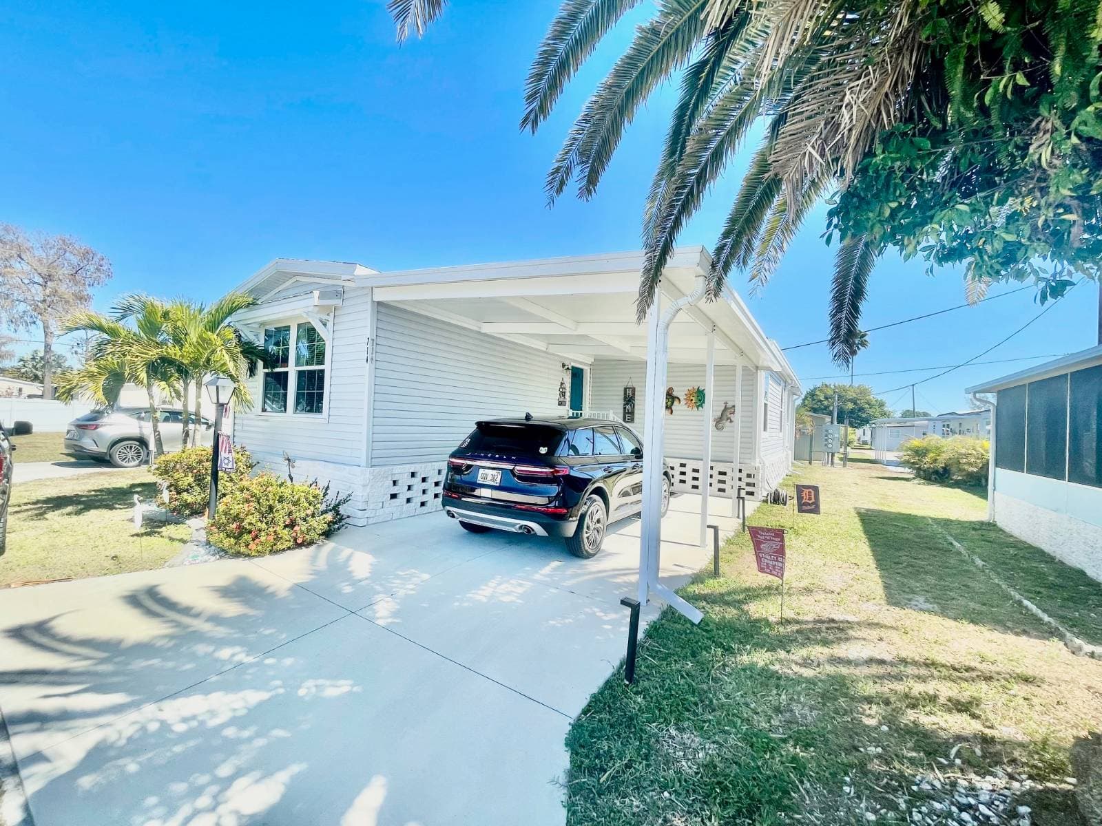Manufactured home in Naples, FL 34110