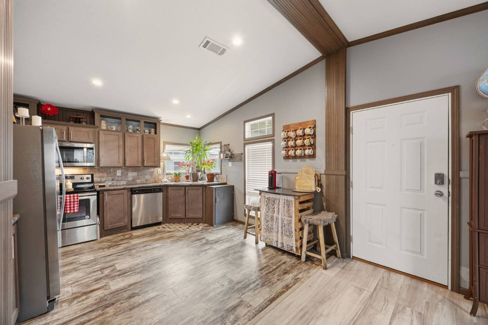 Manufactured home in Euless, TX 76040