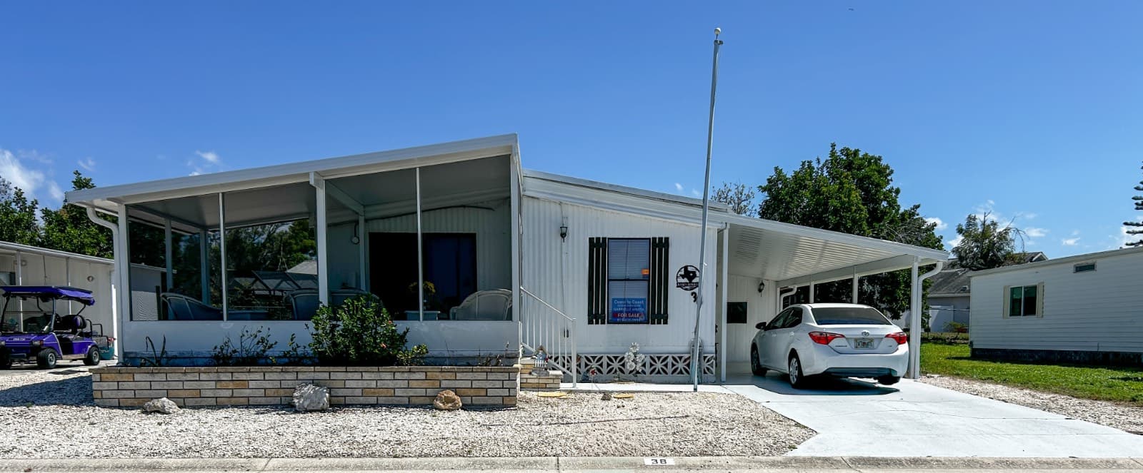 Manufactured home in Bradenton, FL 34209