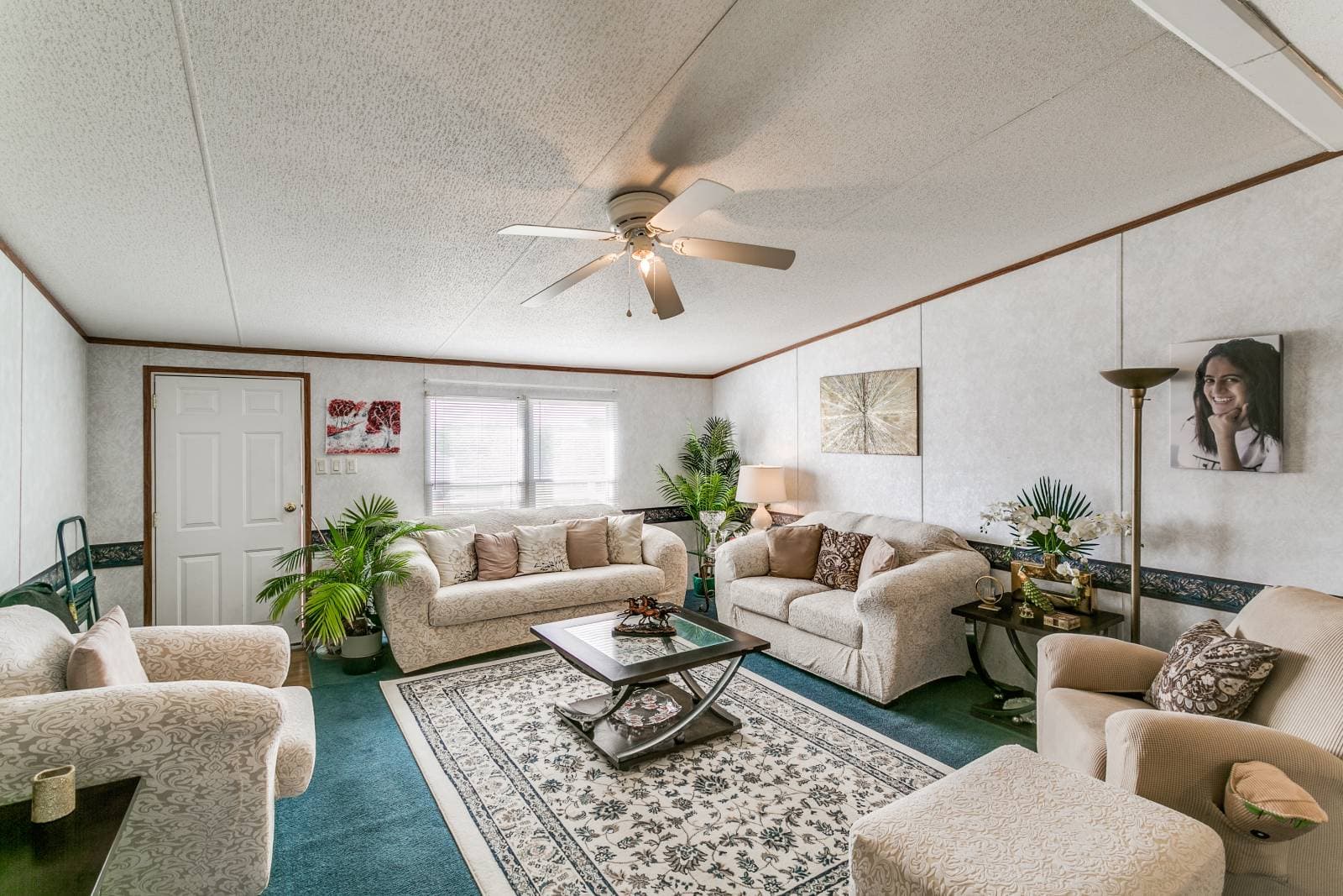 Manufactured home in Euless, TX 76040