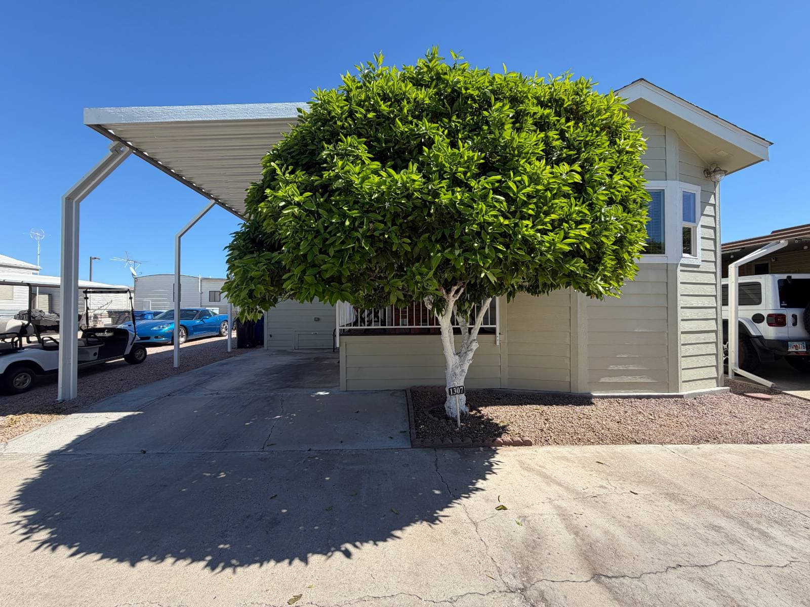 Manufactured home in Mesa, AZ 85205