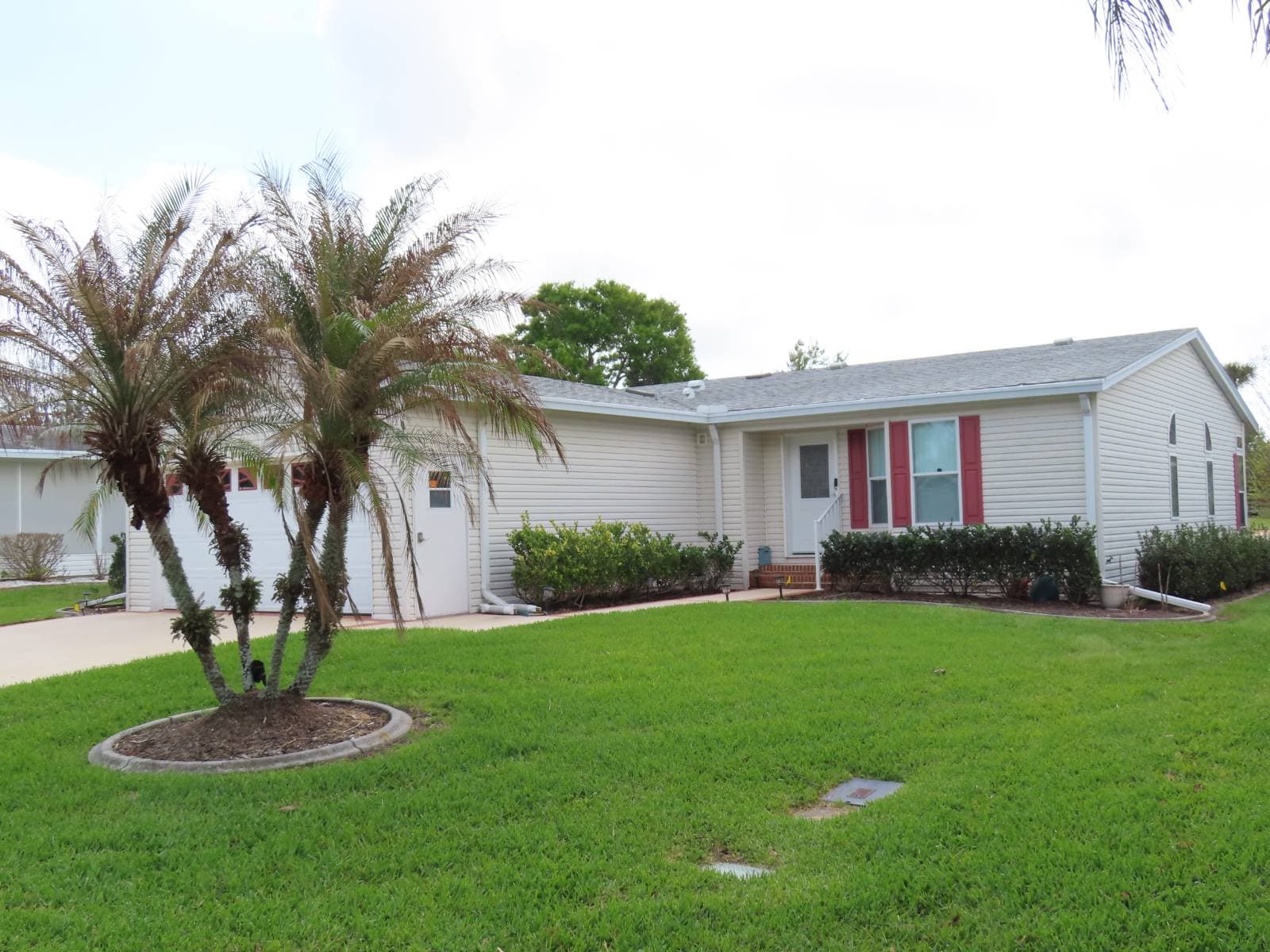 Manufactured home in Port Orange, FL 32128
