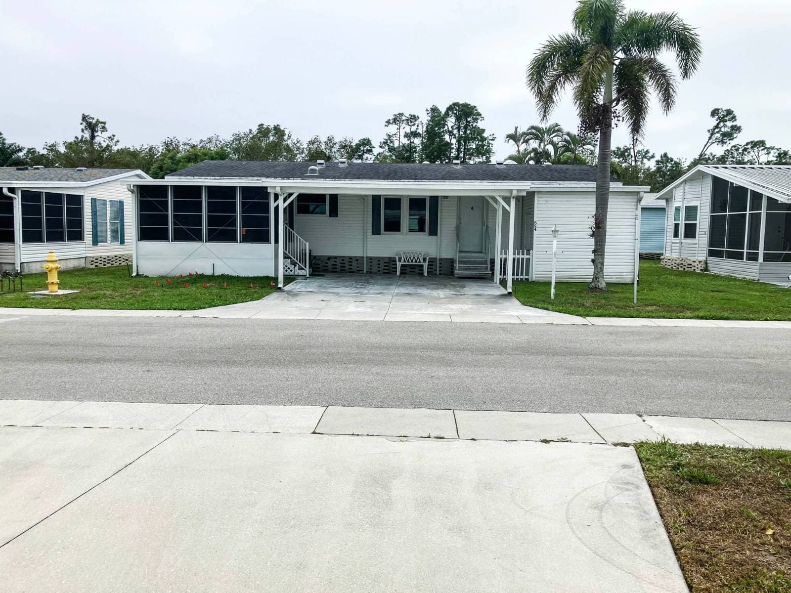 Manufactured home in Naples, FL 34113