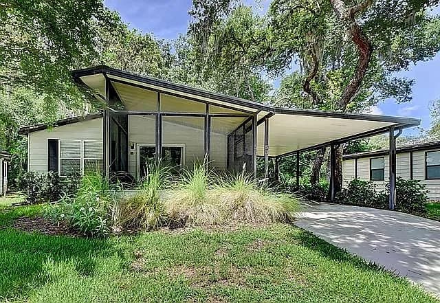 Manufactured home in Ormond Beach, FL 32174