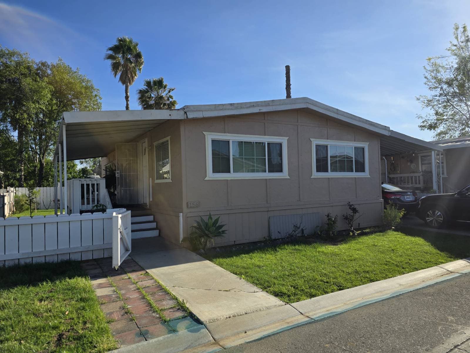 Manufactured home in Colton, CA 92324