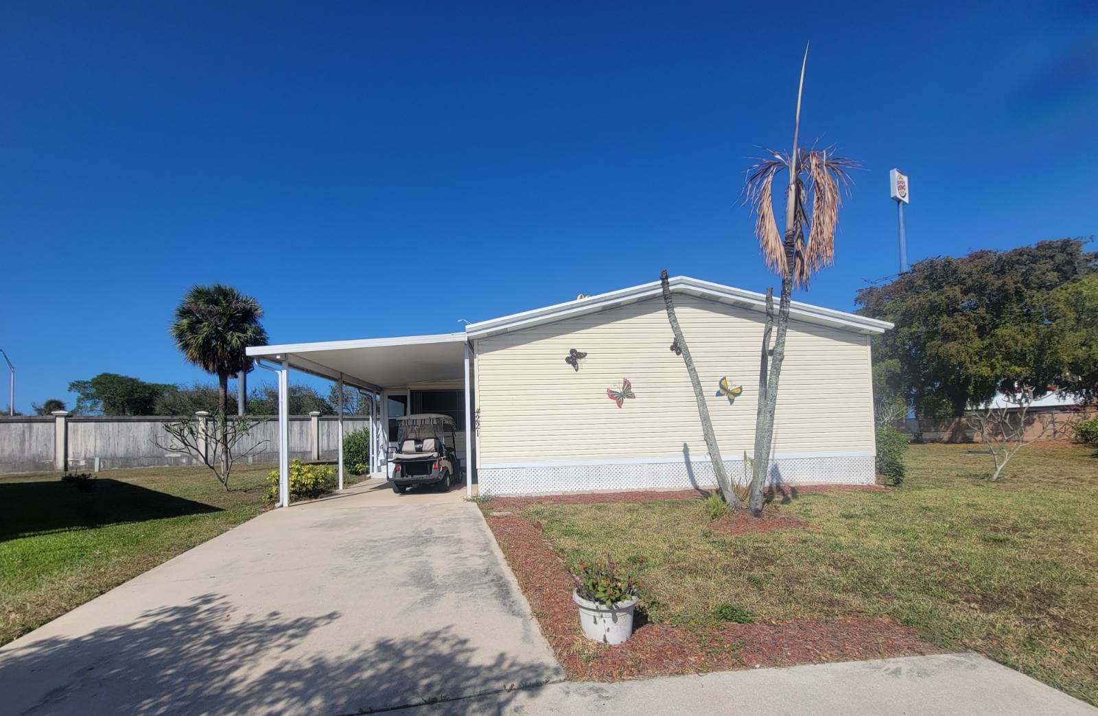 Manufactured home in West Palm Beach, FL 33404