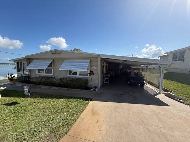 Manufactured home in Lake Placid, FL 33852