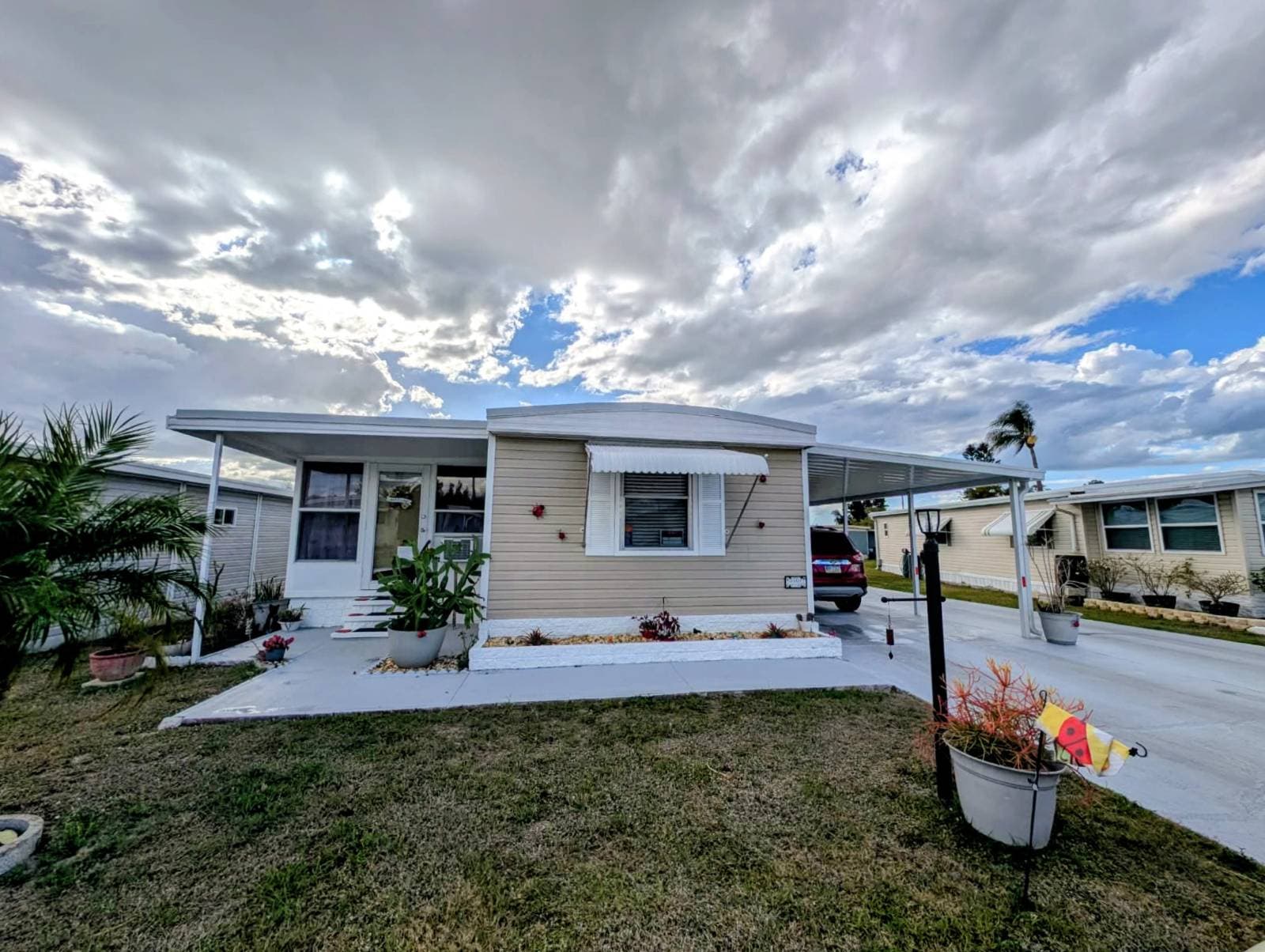 Manufactured home in Ruskin, FL 33570