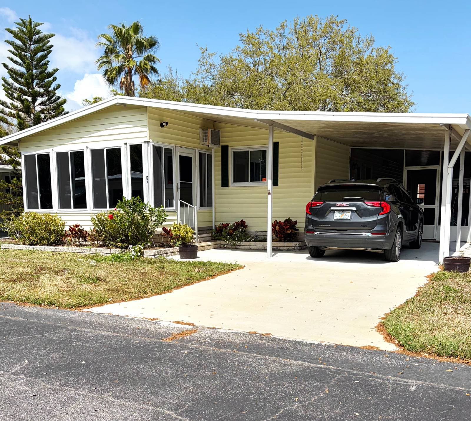 Manufactured home in Largo, FL 33771