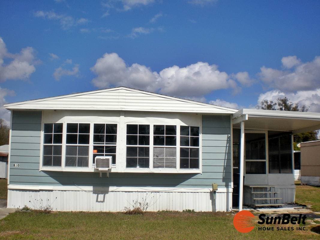Manufactured home in Ocala, FL 34474