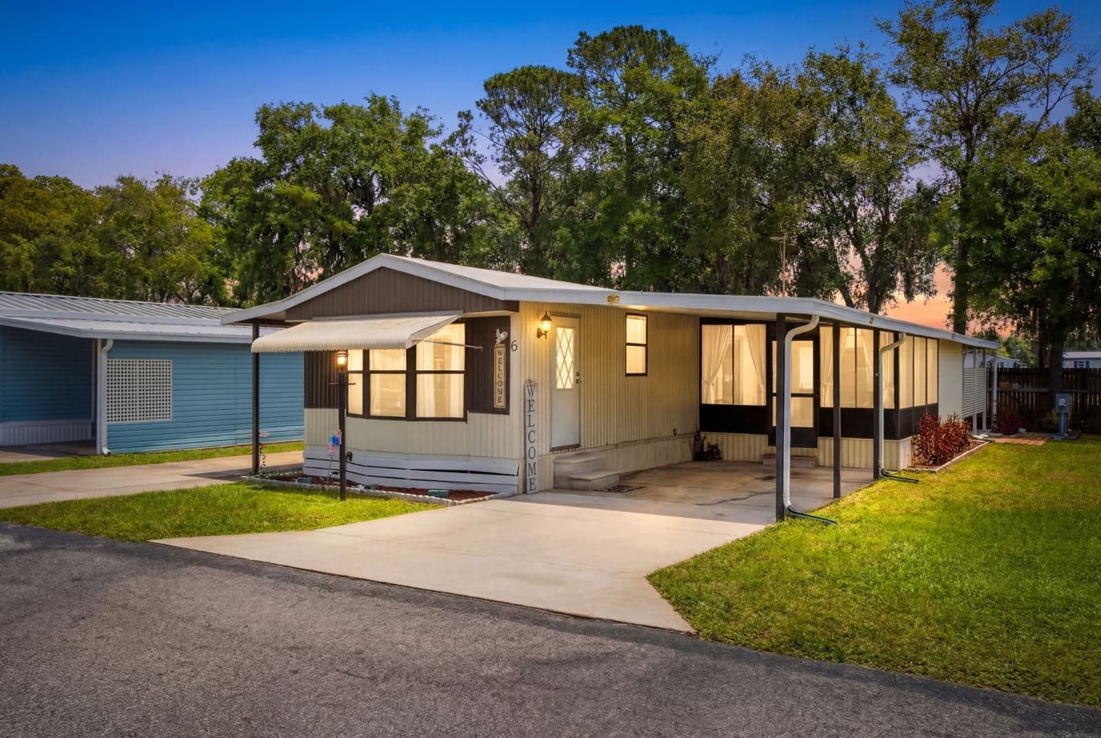 Manufactured home in Auburndale, FL 33823