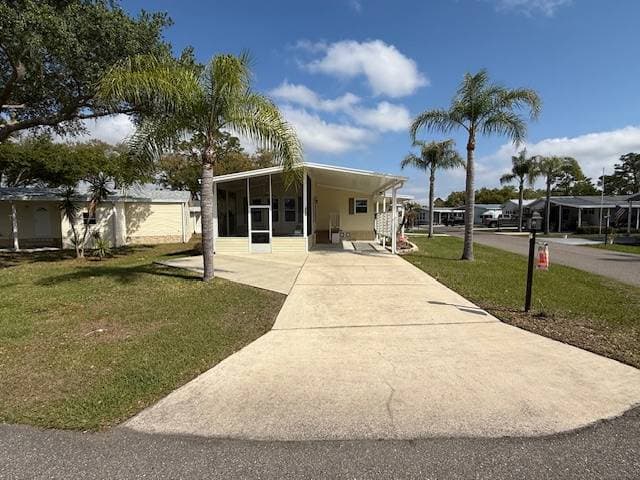 Manufactured home in Lake Wales, FL 33898