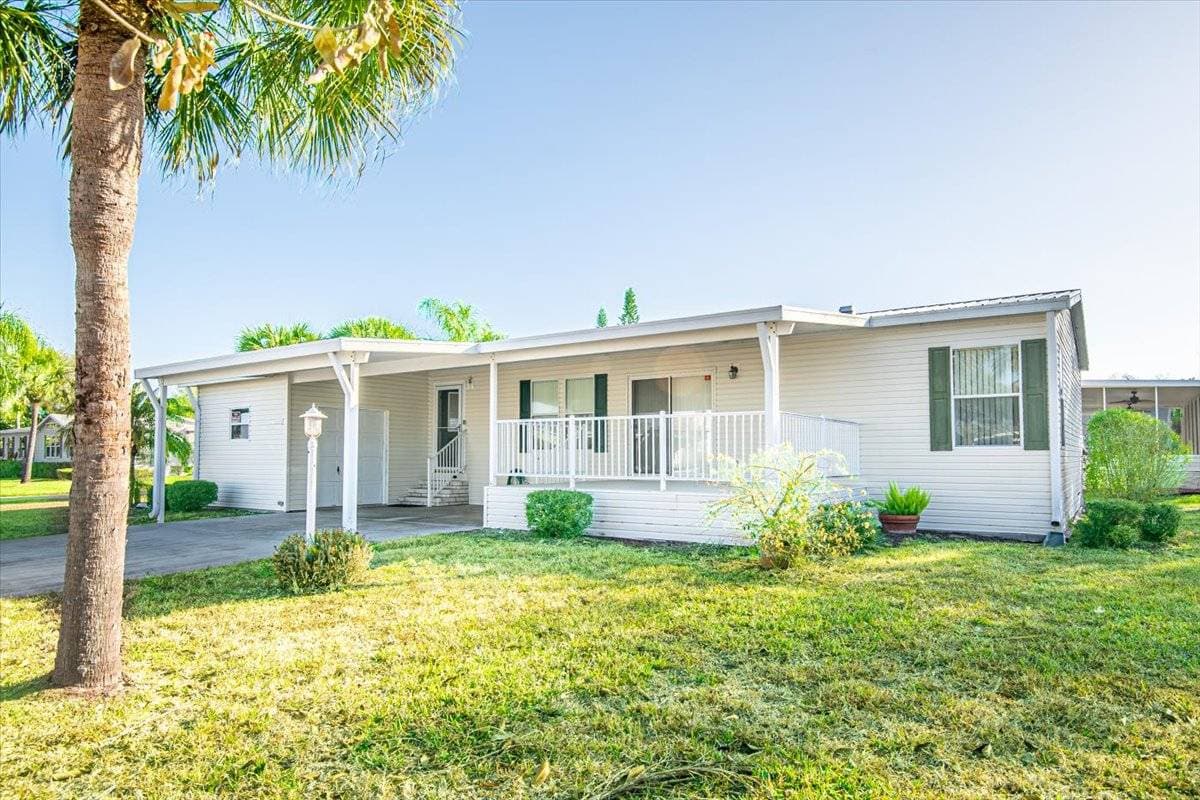 2032 E. Lakeview