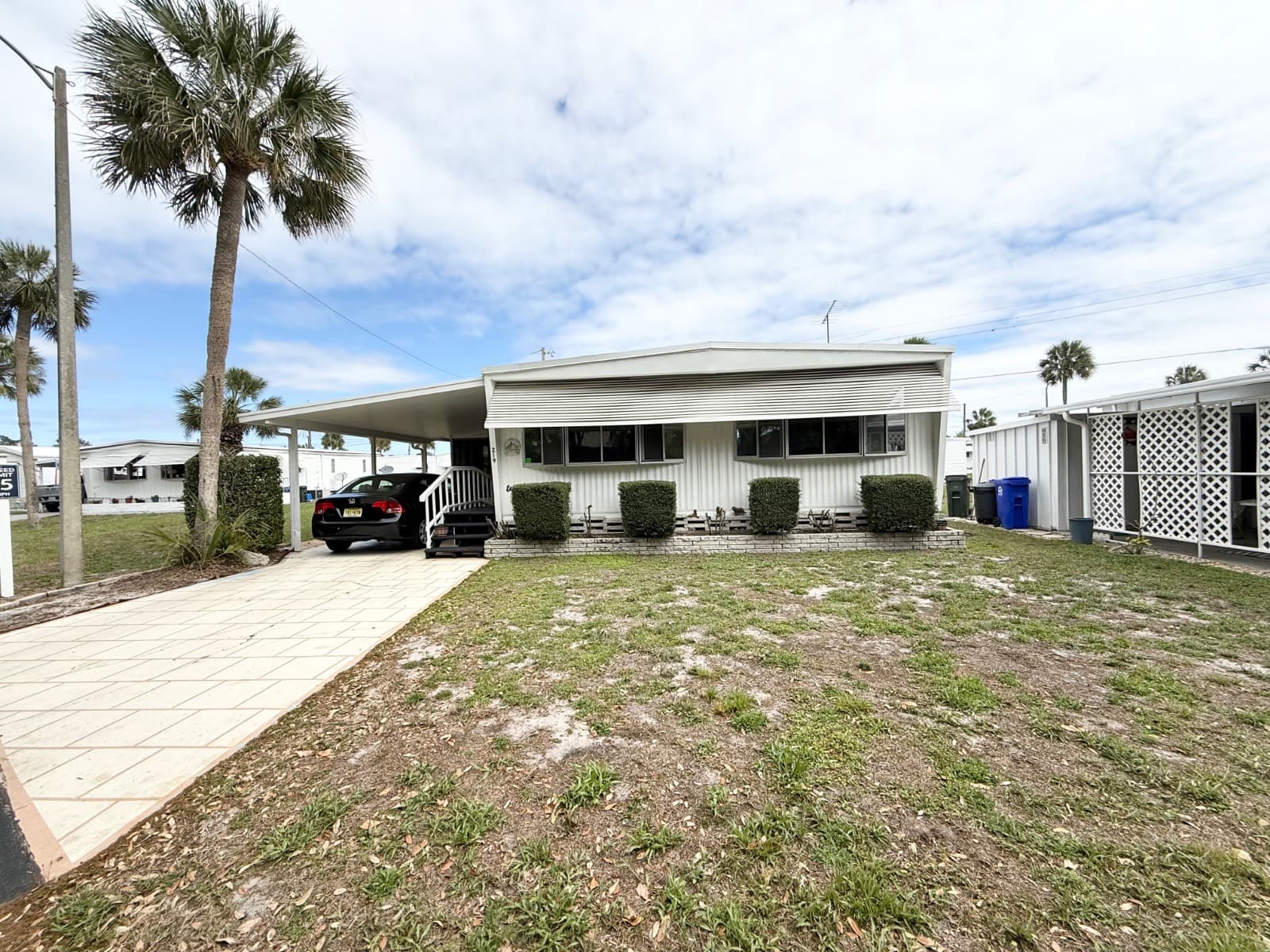 Manufactured home in Lakeland, FL 33815