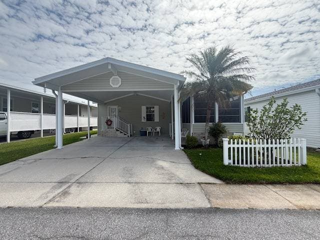 Manufactured home in Dunedin, FL 34698