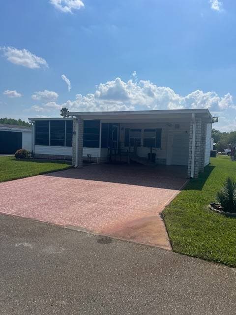 Manufactured home in Auburndale, FL 33823