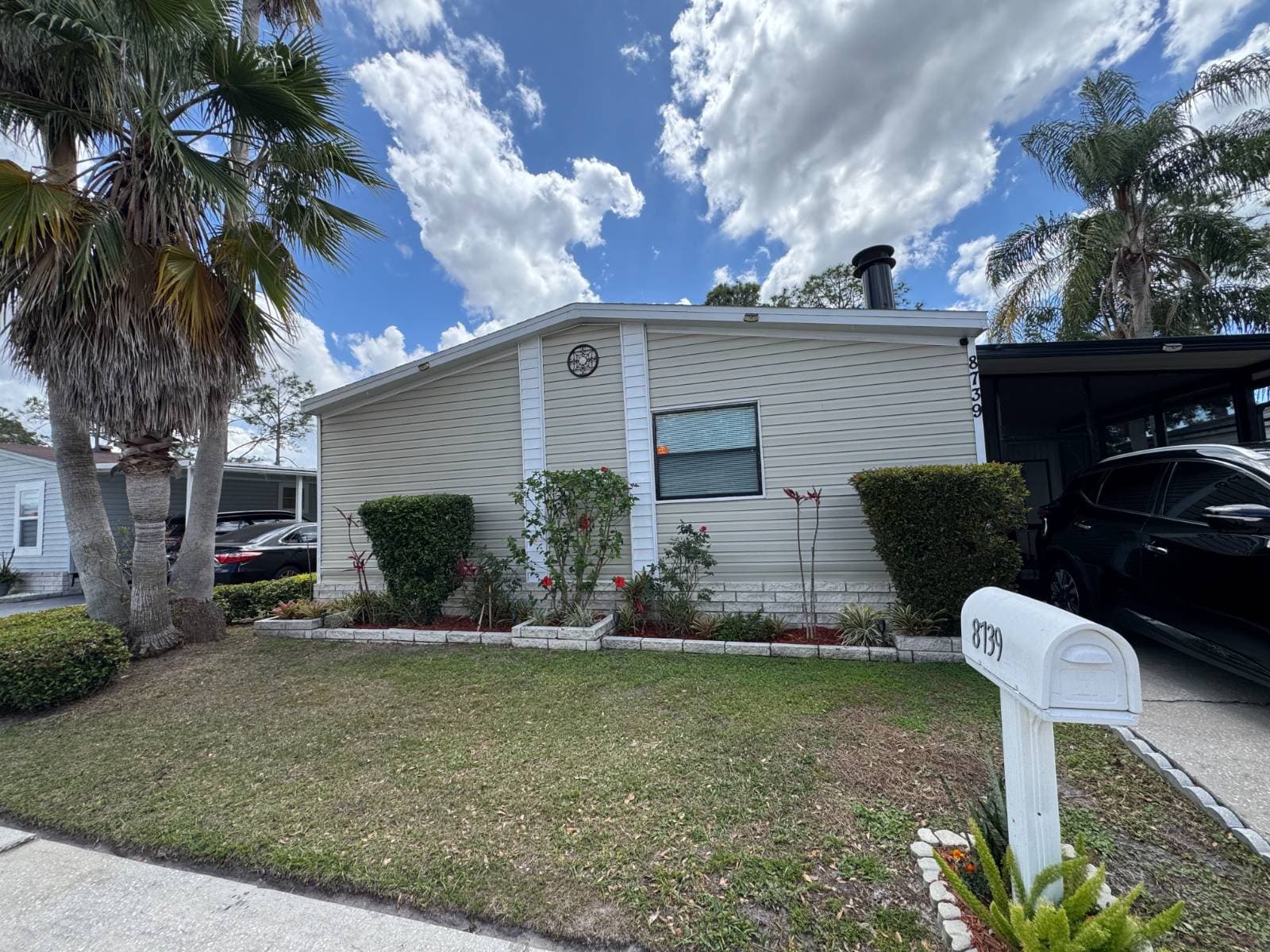 Manufactured home in Tampa, FL 33635