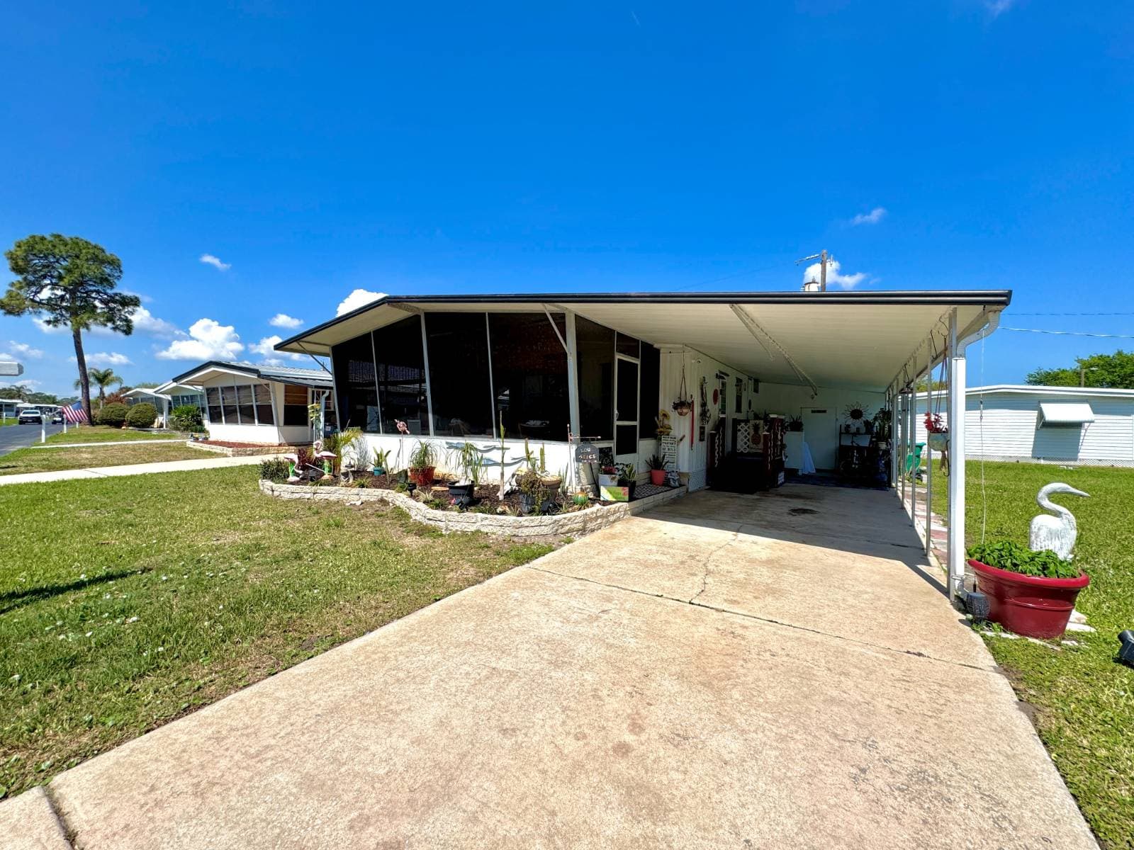 Manufactured home in Daytona Beach, FL 32119