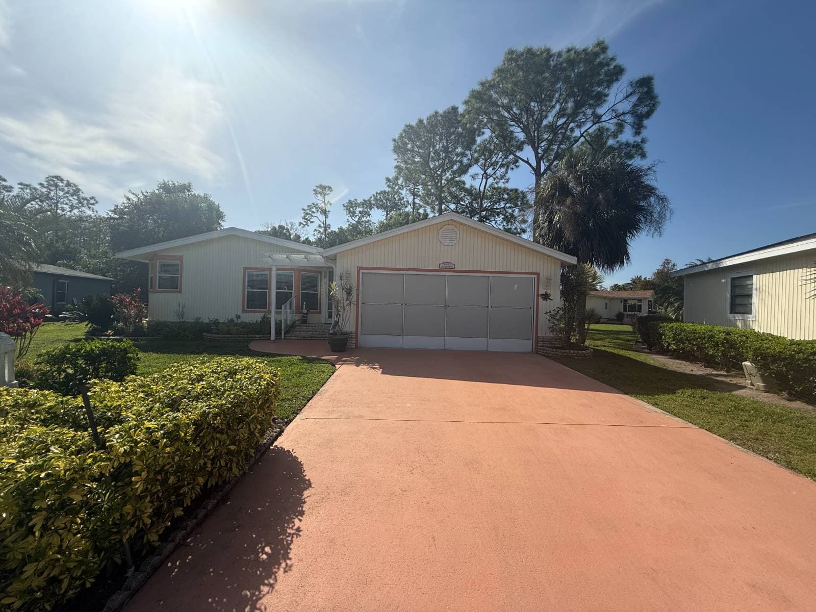 Manufactured home in NORTH FT MYERS, FL 33903