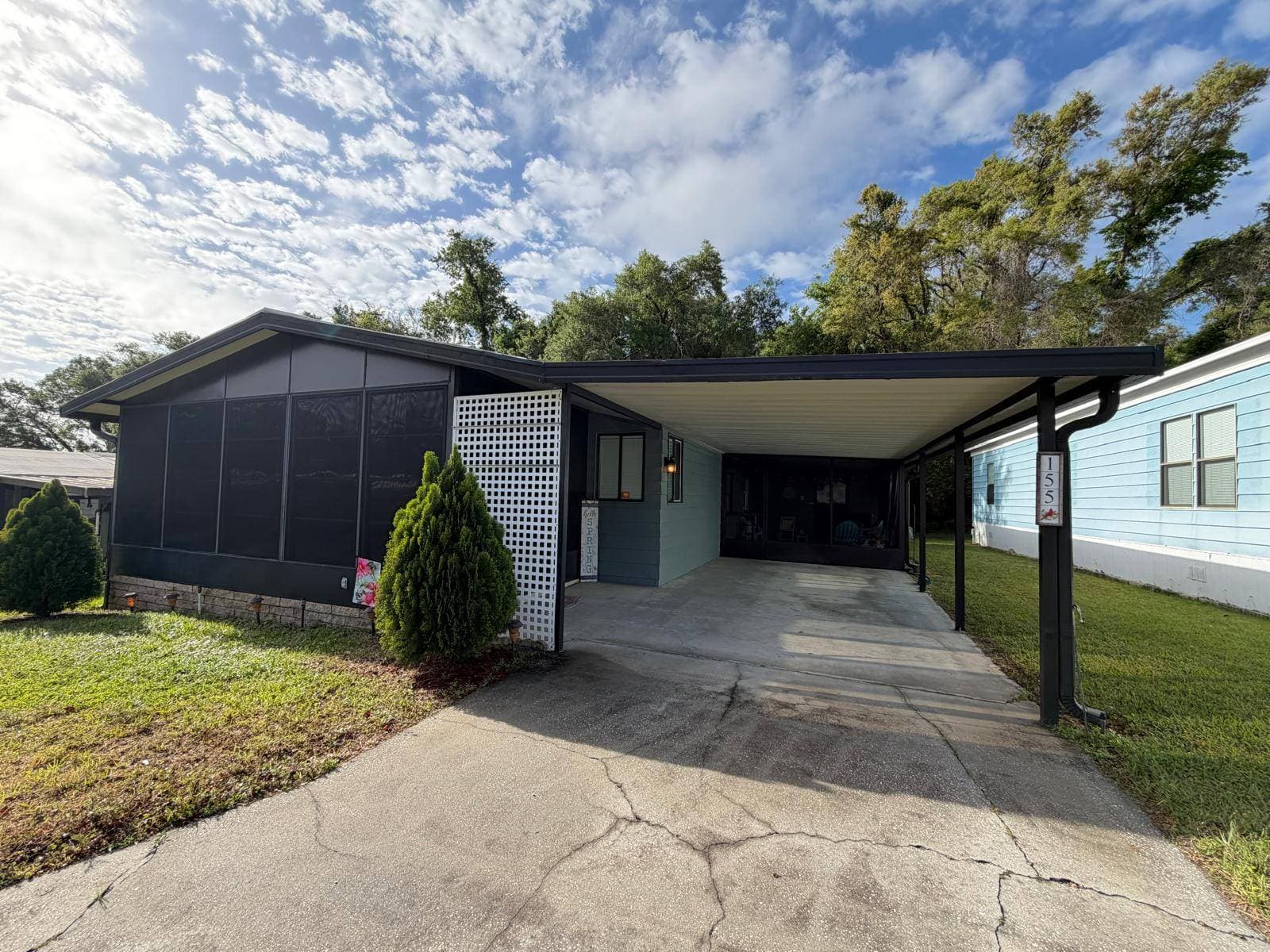 Manufactured home in Lady Lake, FL 32159