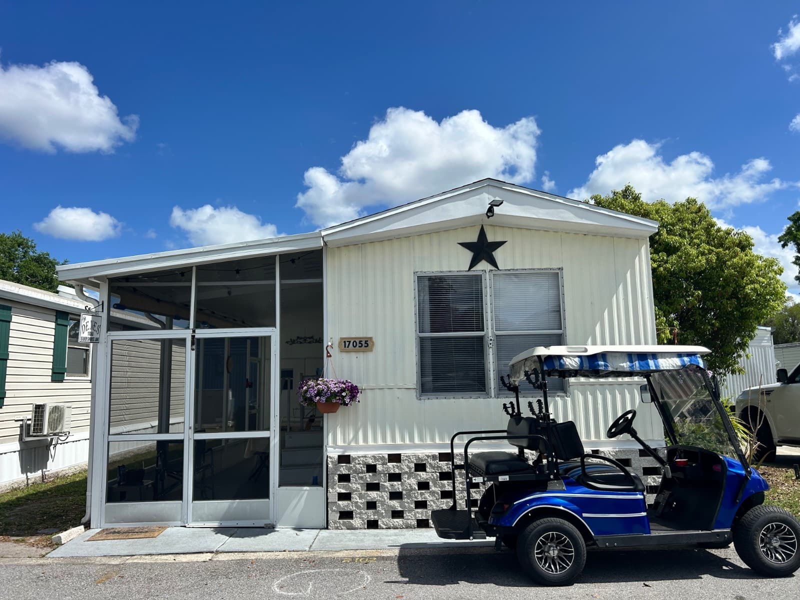 Manufactured home in Odessa, FL 33556