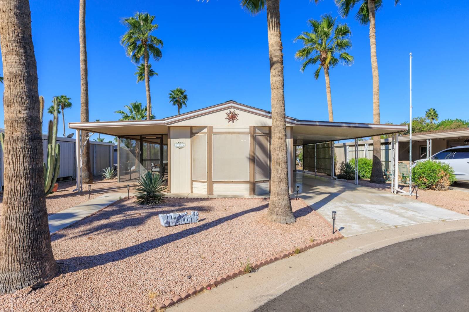 Manufactured home in Apache Junction, AZ 85120