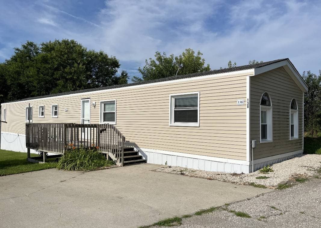 Manufactured home in Winterset, IA 50273