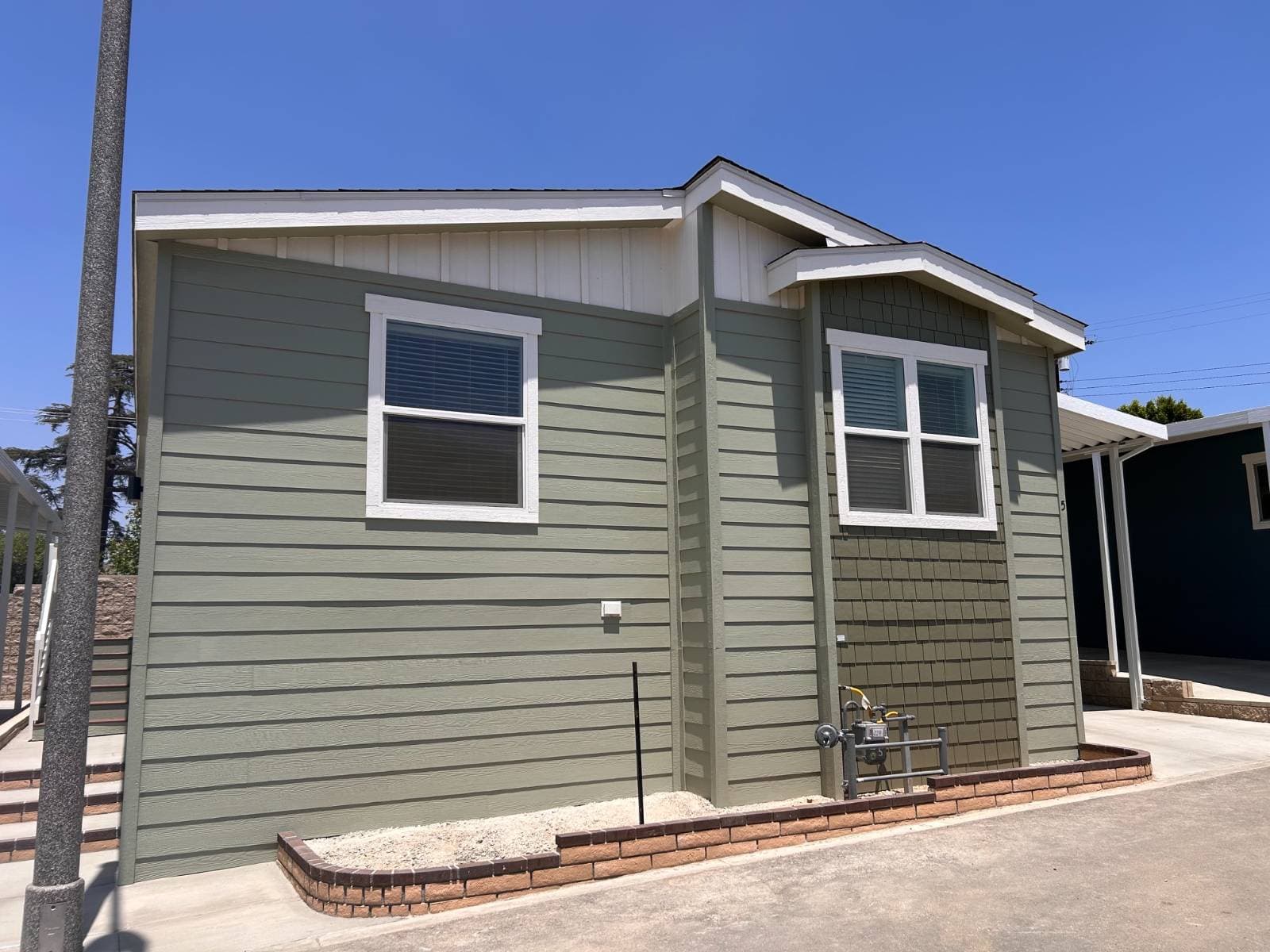 Manufactured home in Riverside, CA 92501