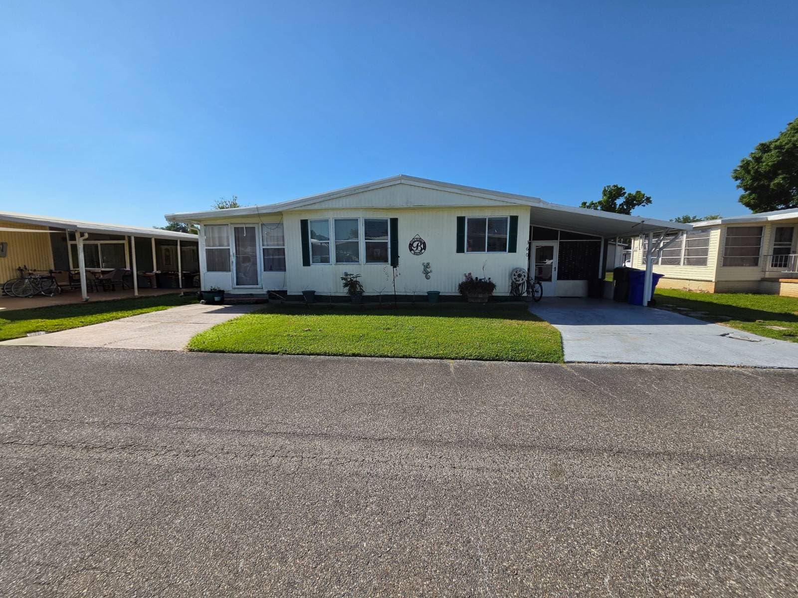 Manufactured home in Lakeland, FL 33803