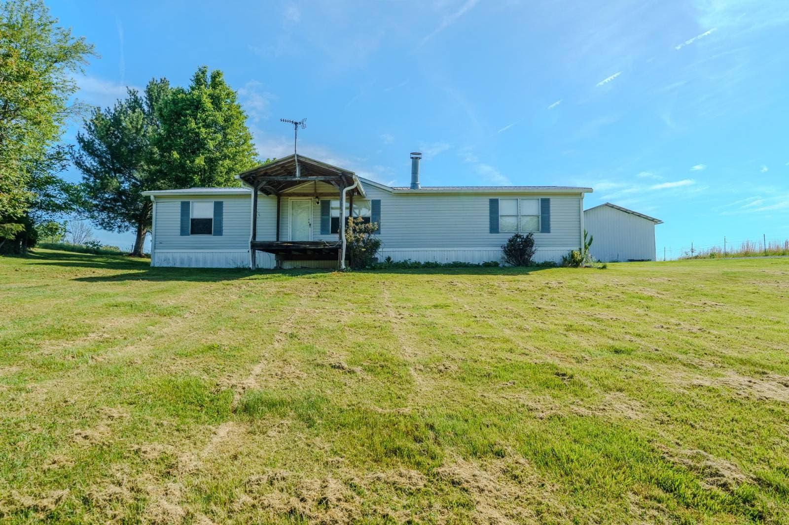 Manufactured home in Talbott, TN 37877