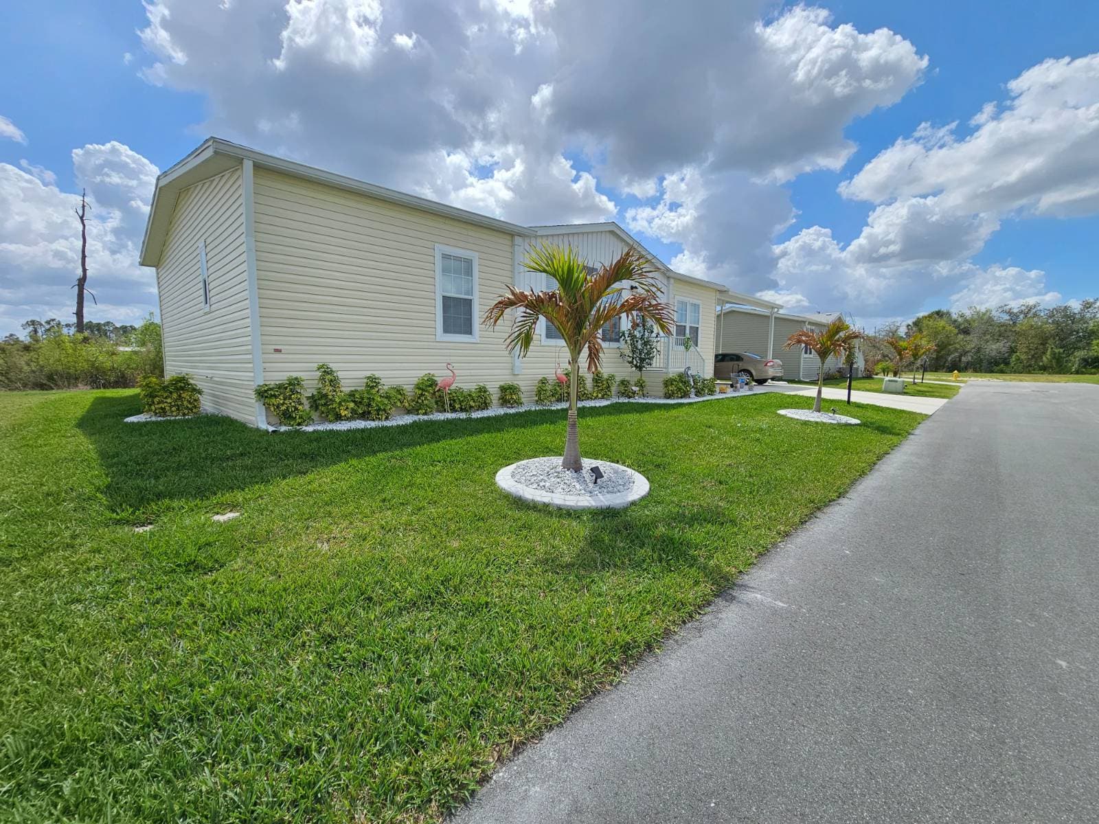 Manufactured home in Lake Suzy, FL 34269