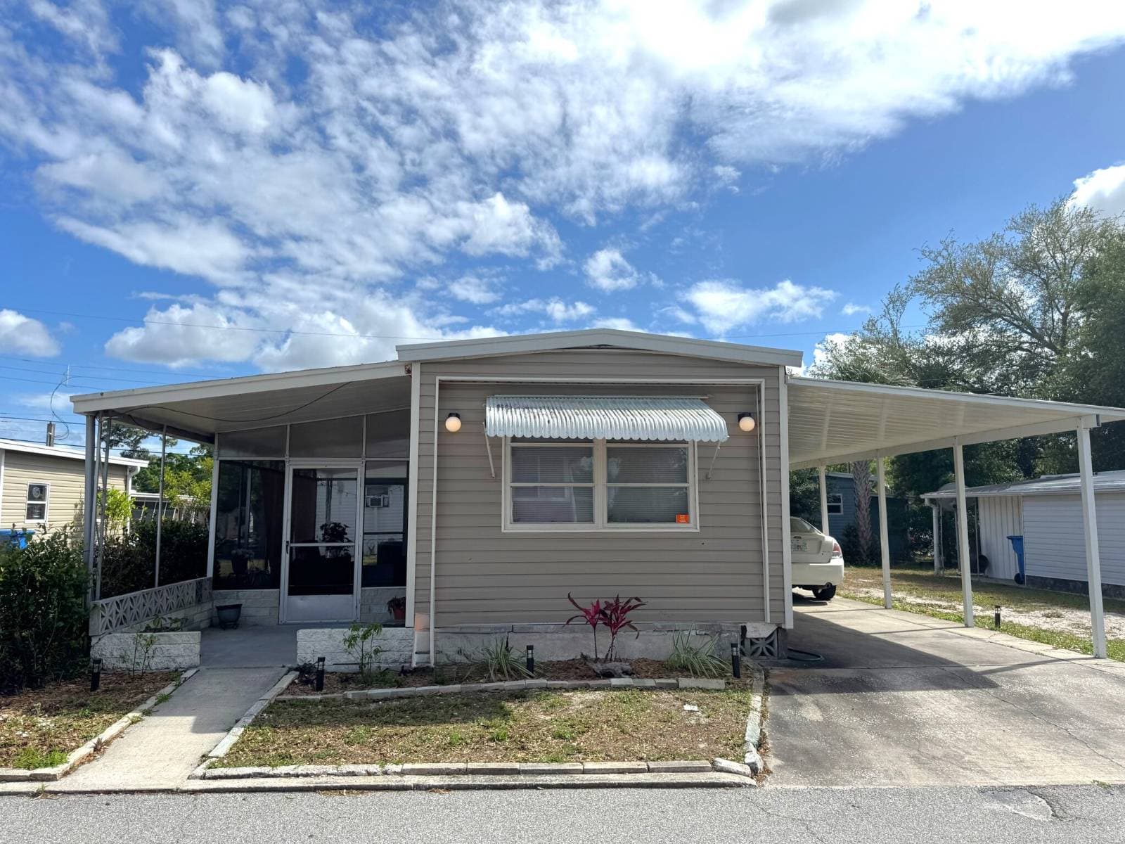 Manufactured home in Palm Harbor, FL 34684